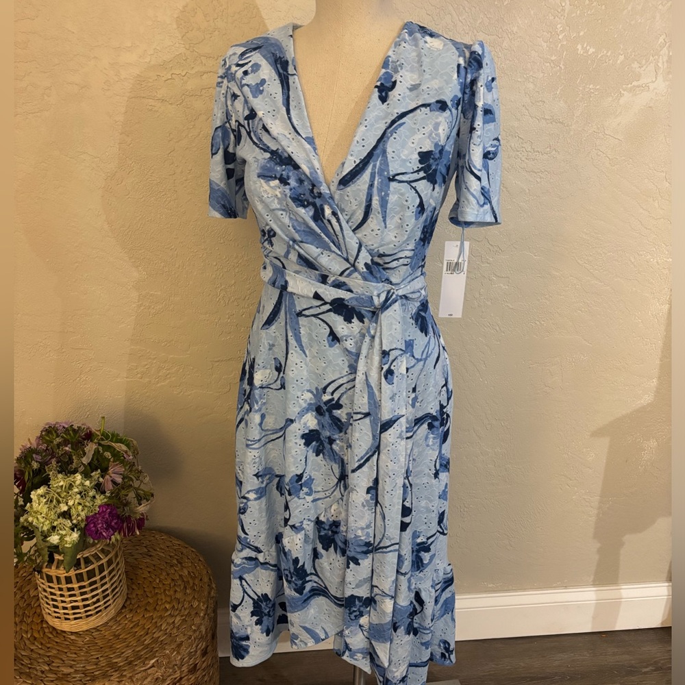 Lindon Style Light Blue Floral Faux Wrap Dress with Tie Waist Sz 8 NWT - Picture 2 of 7